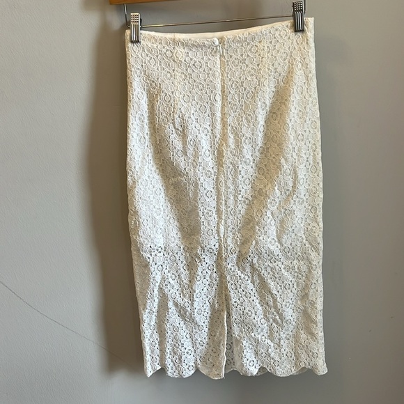 BCBGeneration Lace Pencil Skirt NWT White Floral Size 0 Partially Lined - Picture 5 of 12